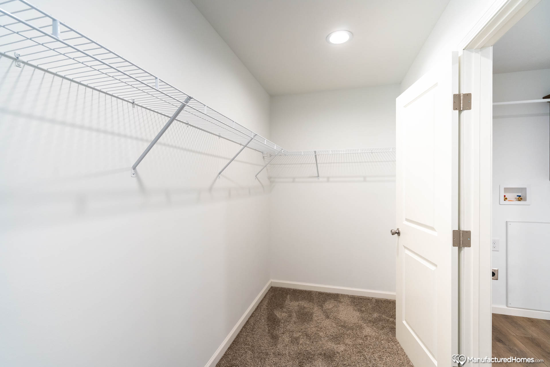 Landmark Essence Essence 17 9L32563A (2NM2424-V) - D & H Homes
